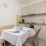 Kod Senja, Obala Cr Starigrad (Kvarner)