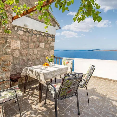 Holiday home In With House Sea View